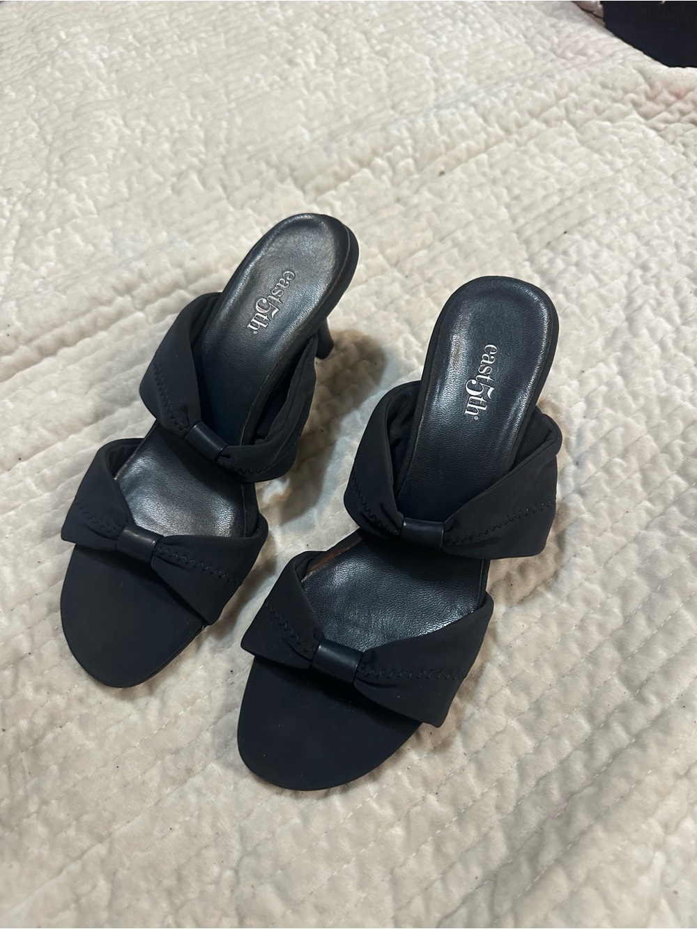 East 5th Dark Navy Bow-Accent Kitten Heels
